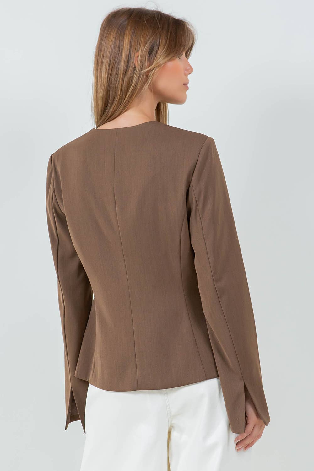 STRUCTURED WOVEN BUTTON DOWN TOP - BROWN