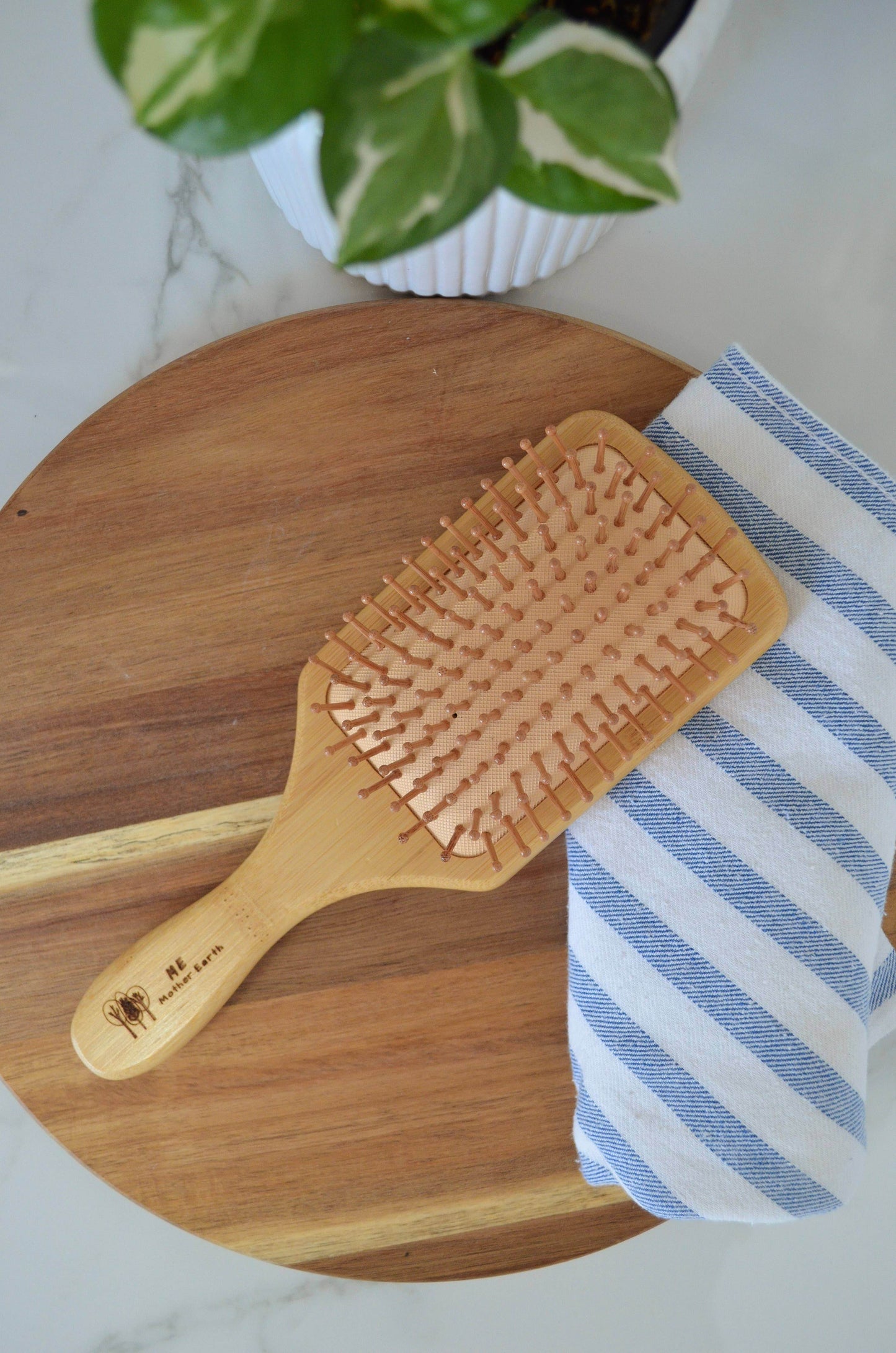 Bamboo Paddle Hairbrush - SAUVAGE ZSA™