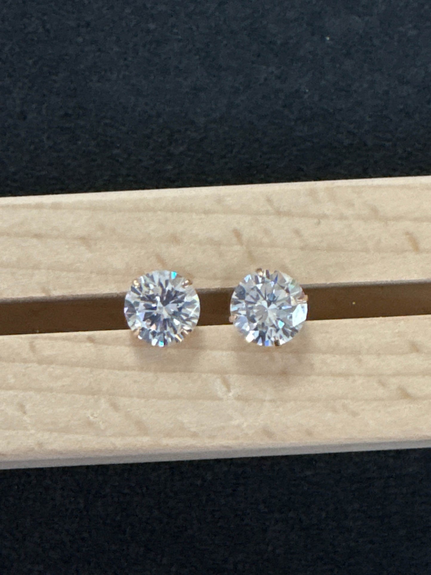 14K Gold Round Crystal Stud Earrings - SAUVAGE ZSA™