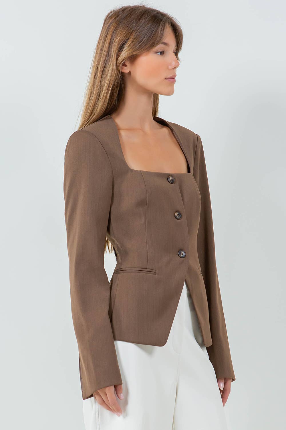STRUCTURED WOVEN BUTTON DOWN TOP - BROWN
