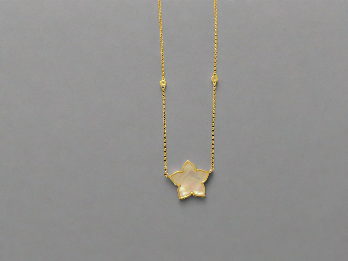 Mother of Pearl Flower Necklace