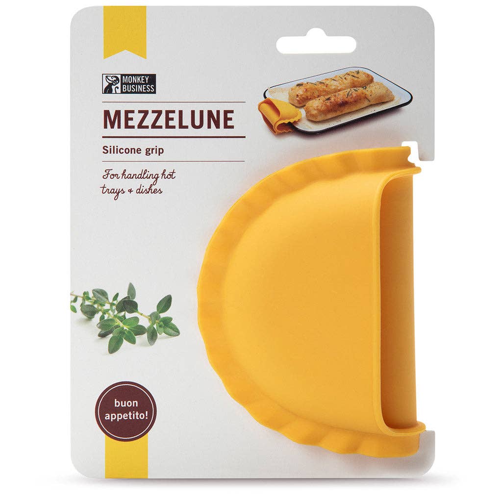 Pasta Shaped Oven Mitt | Mezzelune