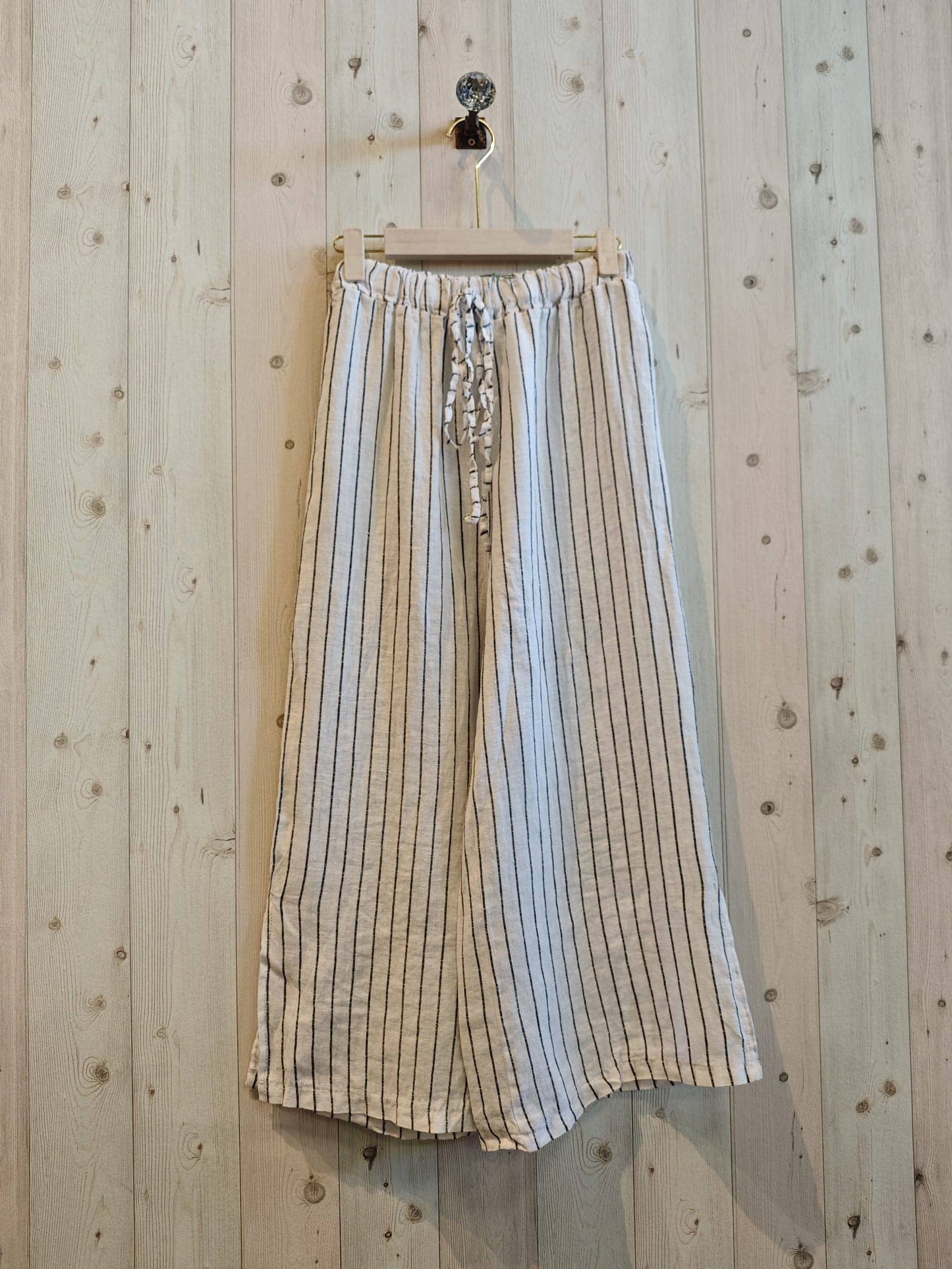 100% Italian Linen Striped Capri Trouser