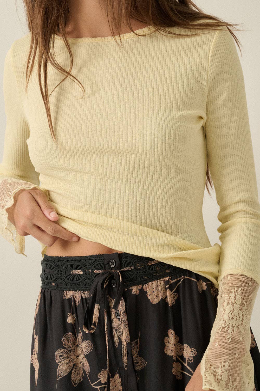 Solid Ribbed Knit Long-Sleeve Lace-Cuff Fitted Top