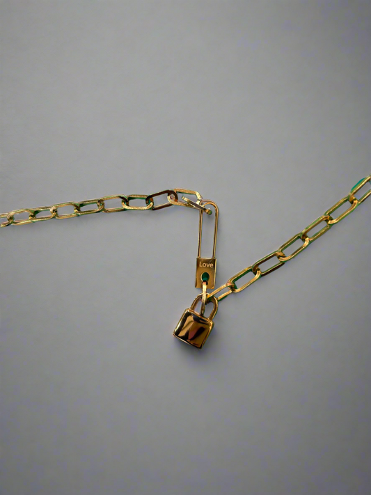 Love Lock - Gold Trucker Hat Chain