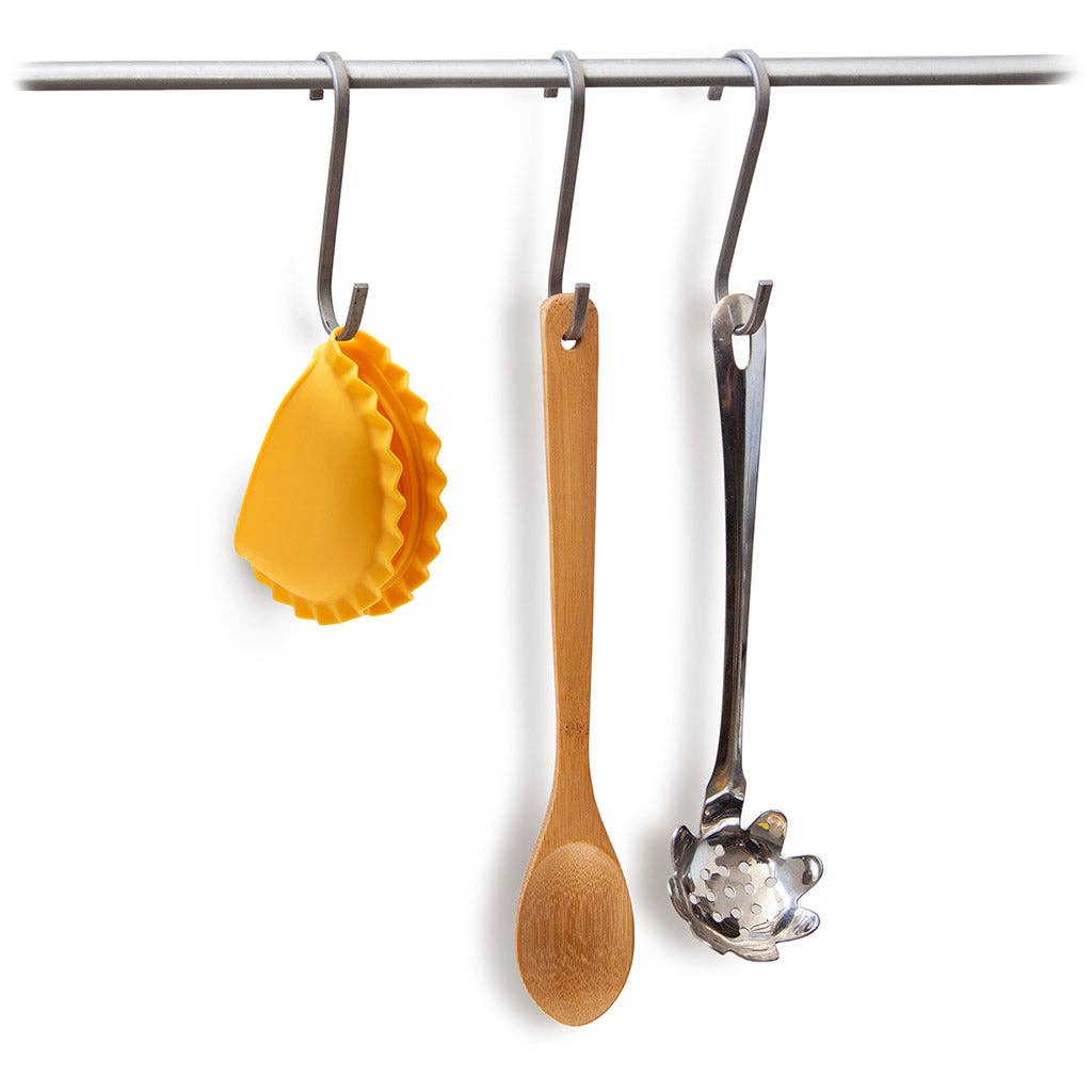 Pasta Shaped Oven Mitt | Mezzelune