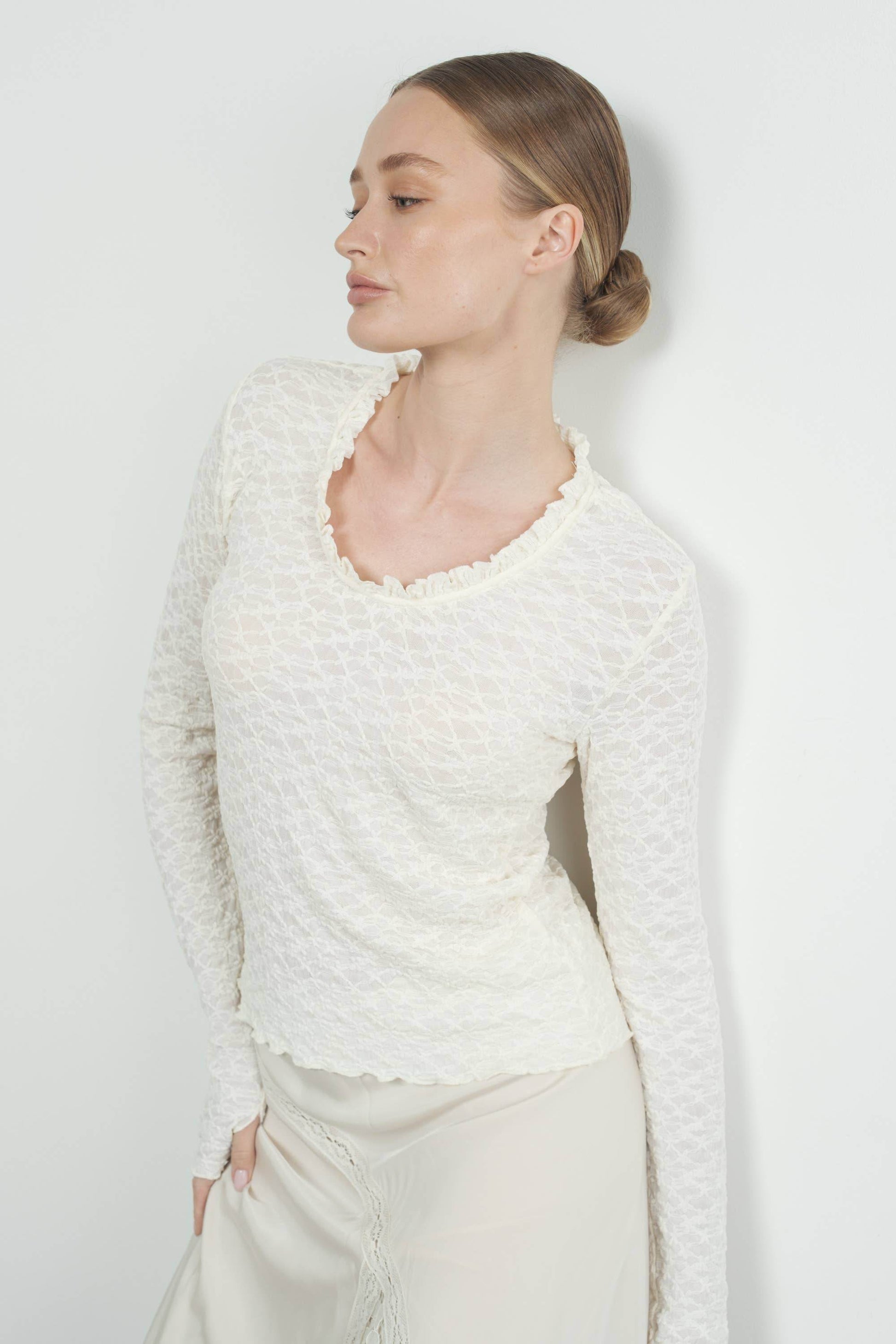 LACE TOP WITH RUFFLE ROUND NECK - SAUVAGE ZSA™