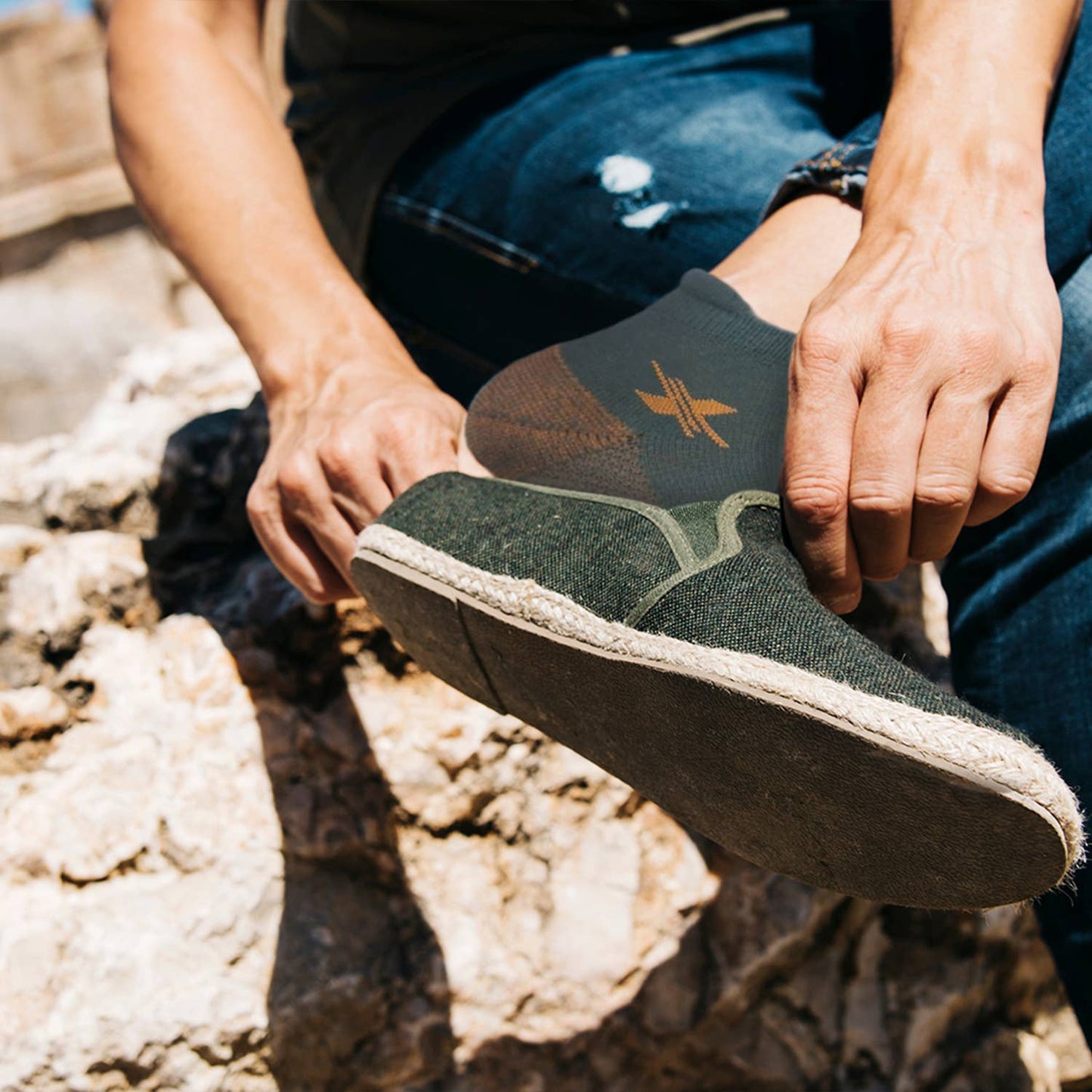 COPPER-INFUSED ANKLE SOCKS