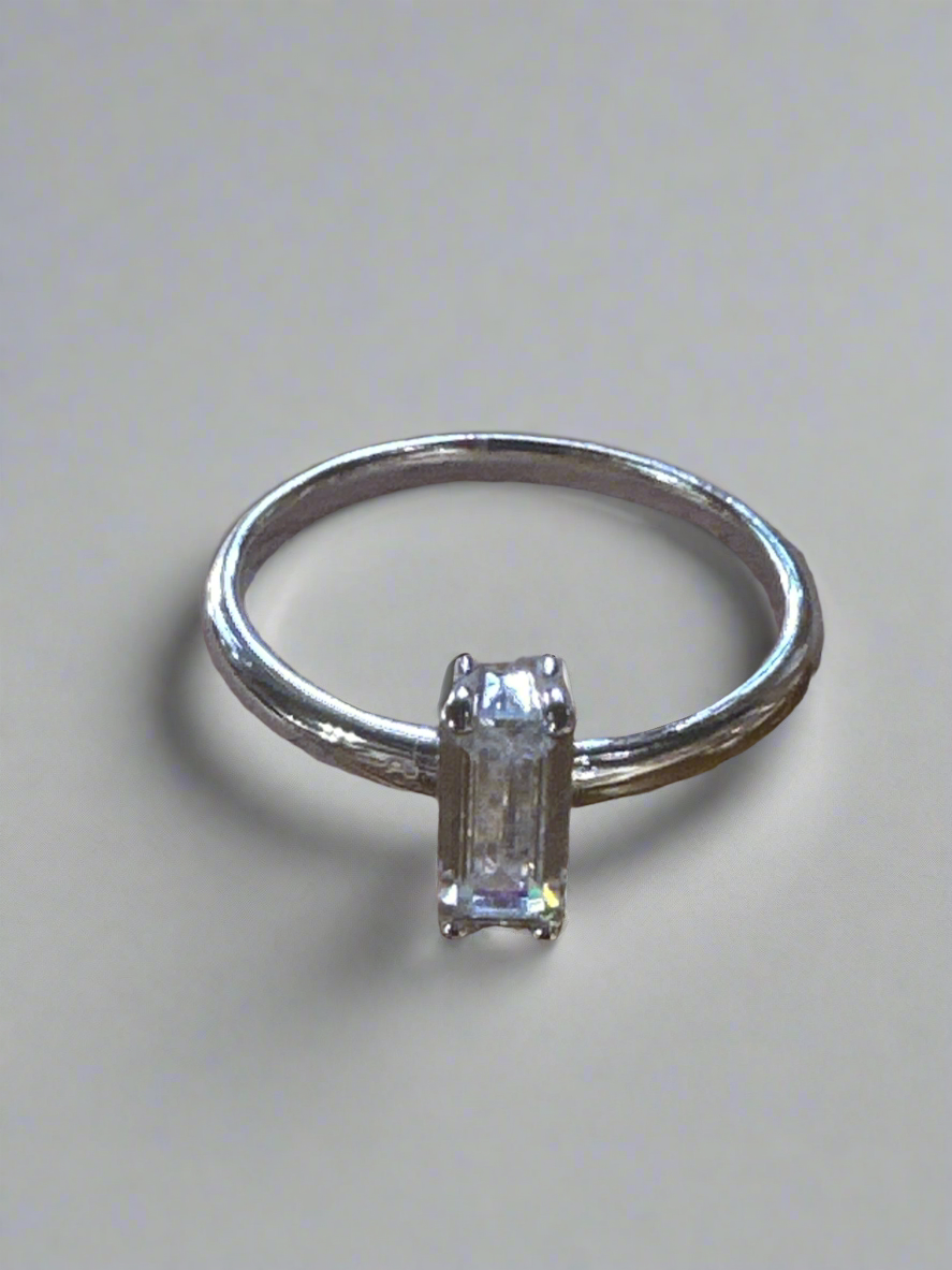.925 Sterling Silver Crystal Ring Size 8