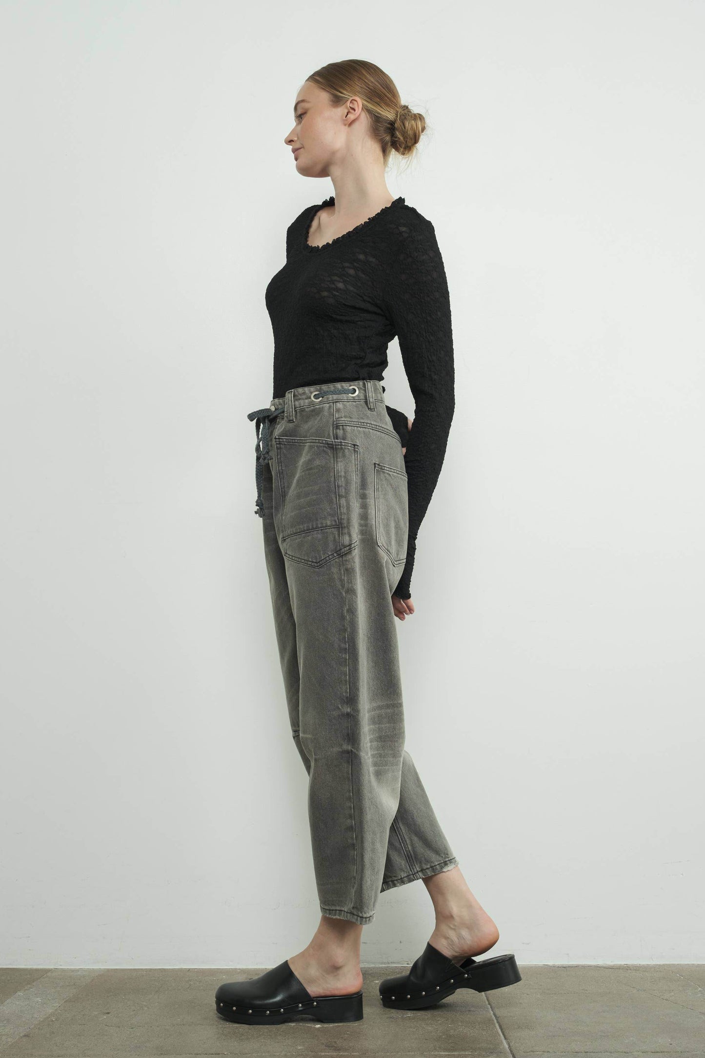 LACE TOP WITH RUFFLE ROUND NECK - SAUVAGE ZSA™