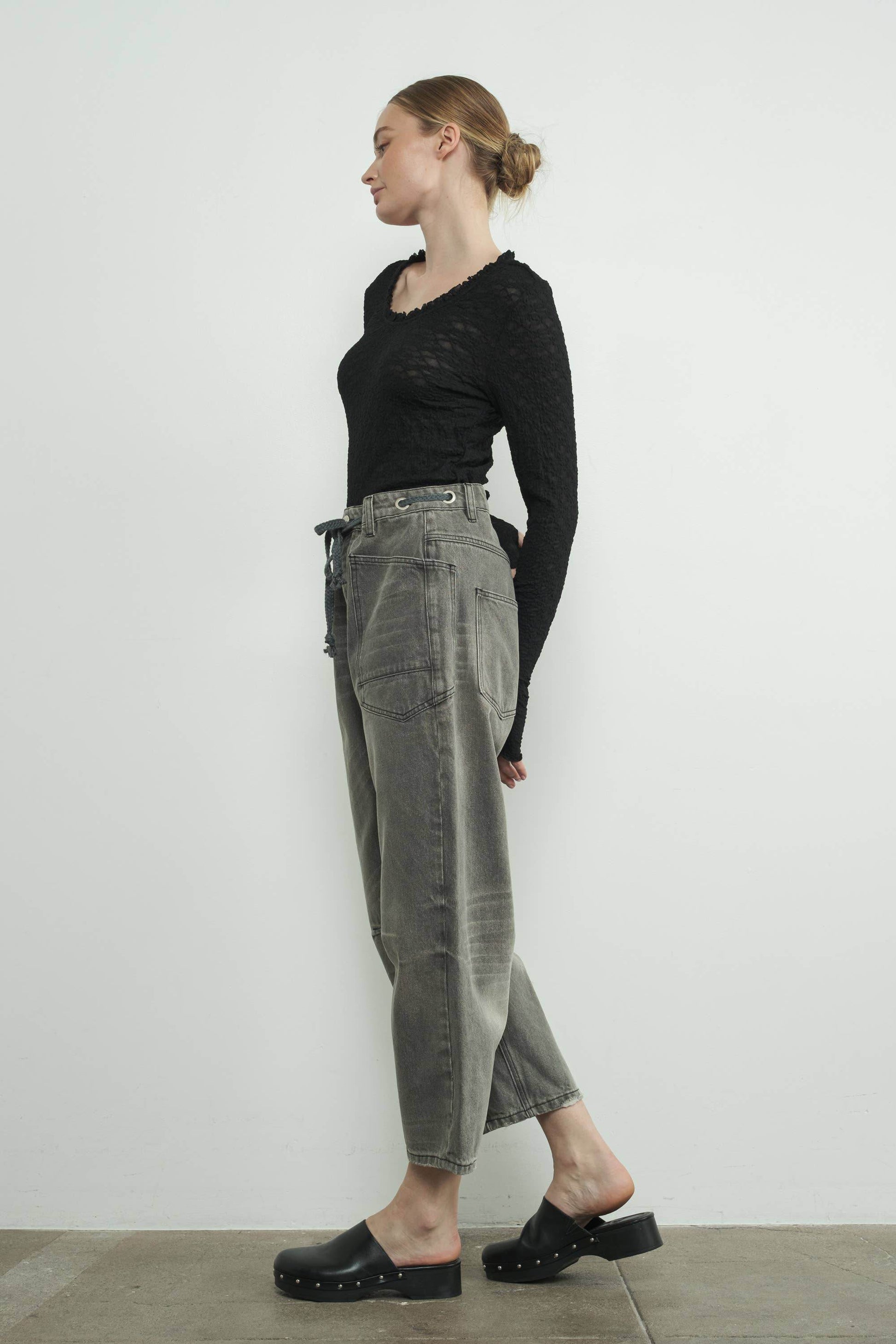 LACE TOP WITH RUFFLE ROUND NECK - SAUVAGE ZSA™