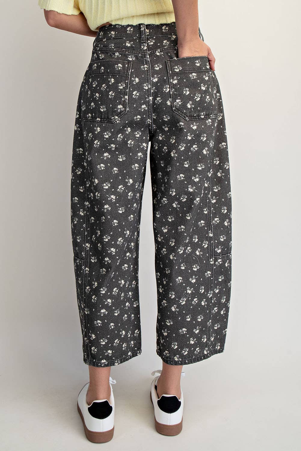 FLORAL PRINT BARREL PANTS