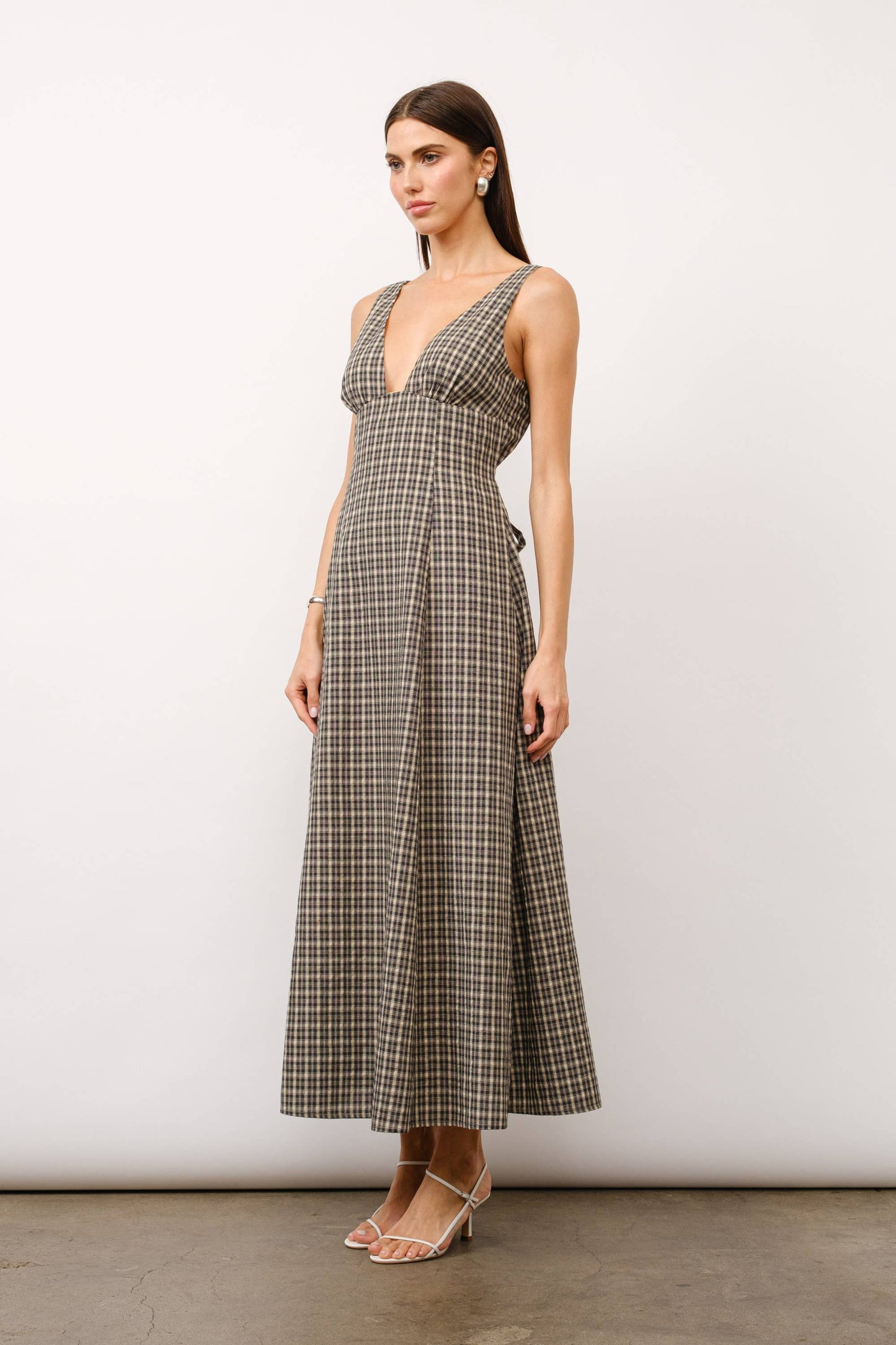 Augustine Sleeveless V-neck Godet Skirt Plaid Maxi Dress