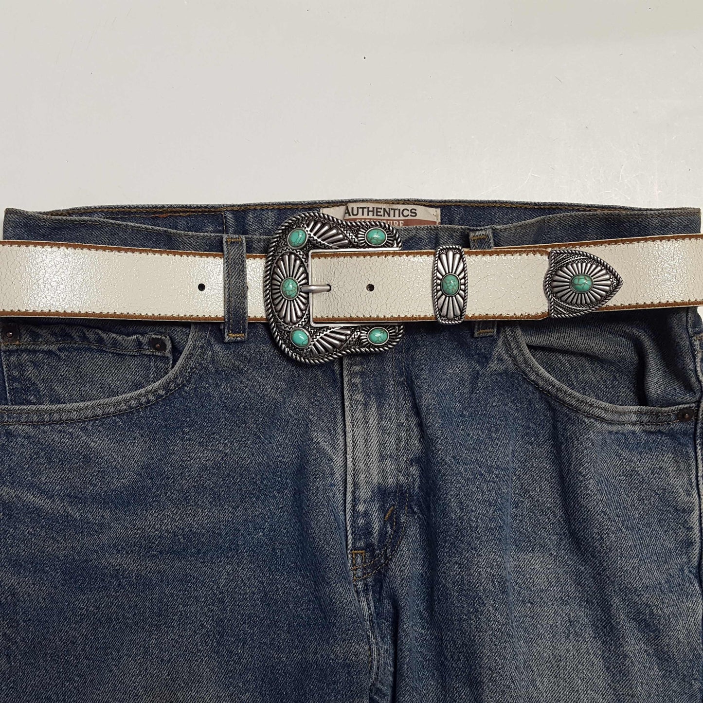 Vintage White Leather Belt with Western Turquoise Buckle Set