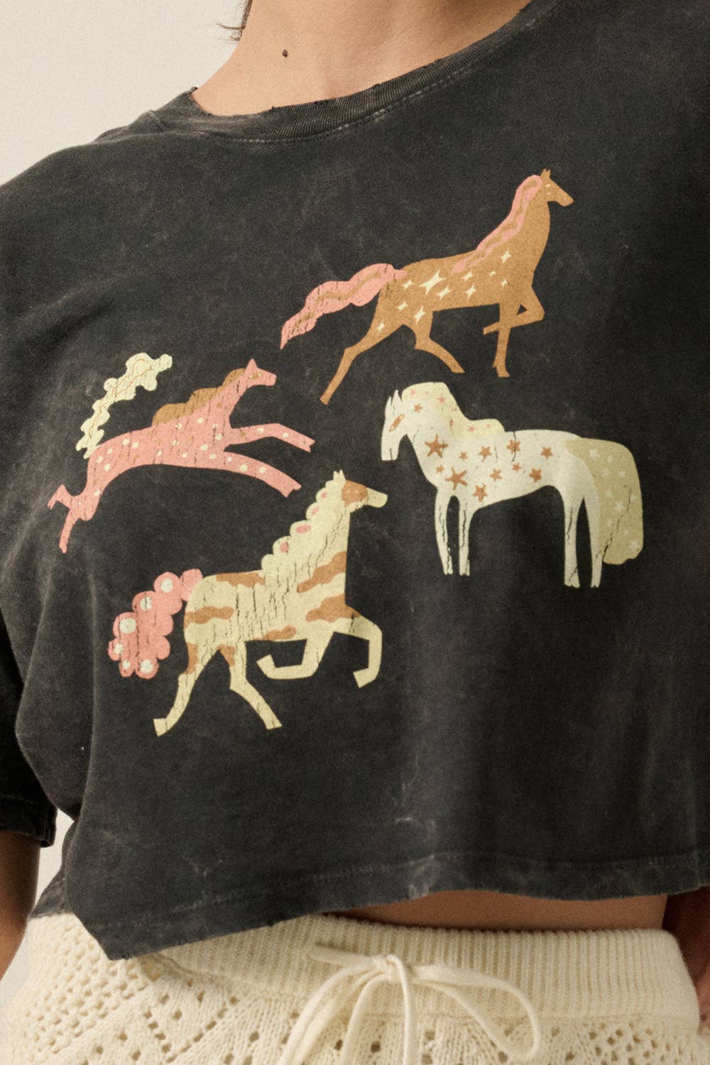 Painted Horses Vintage-Wash Cropped Graphic Tee