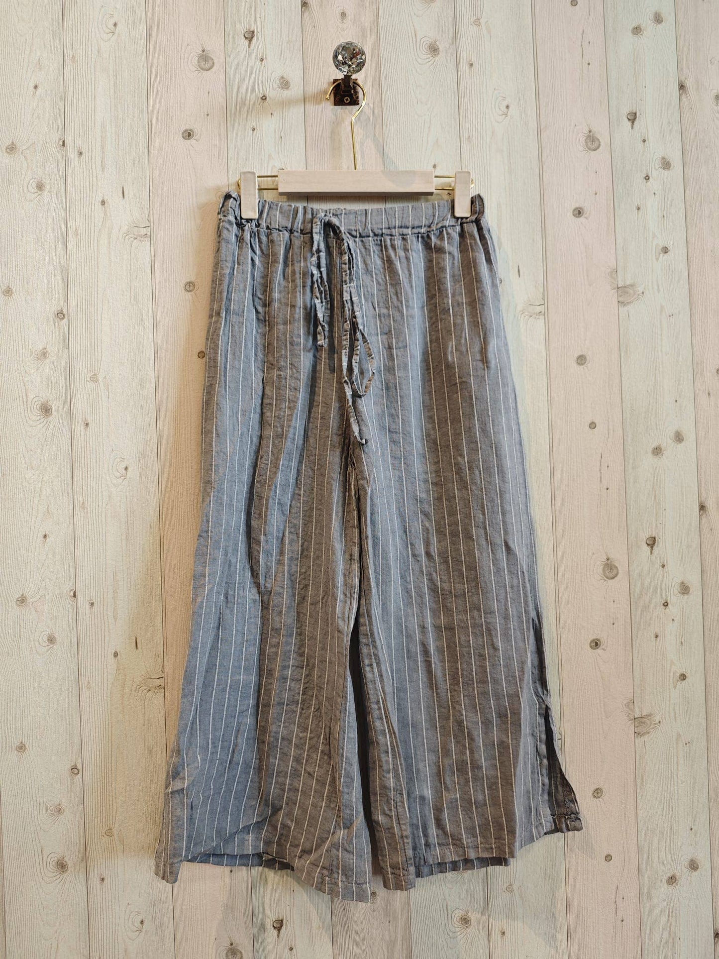 100% Italian Linen Striped Capri Trouser