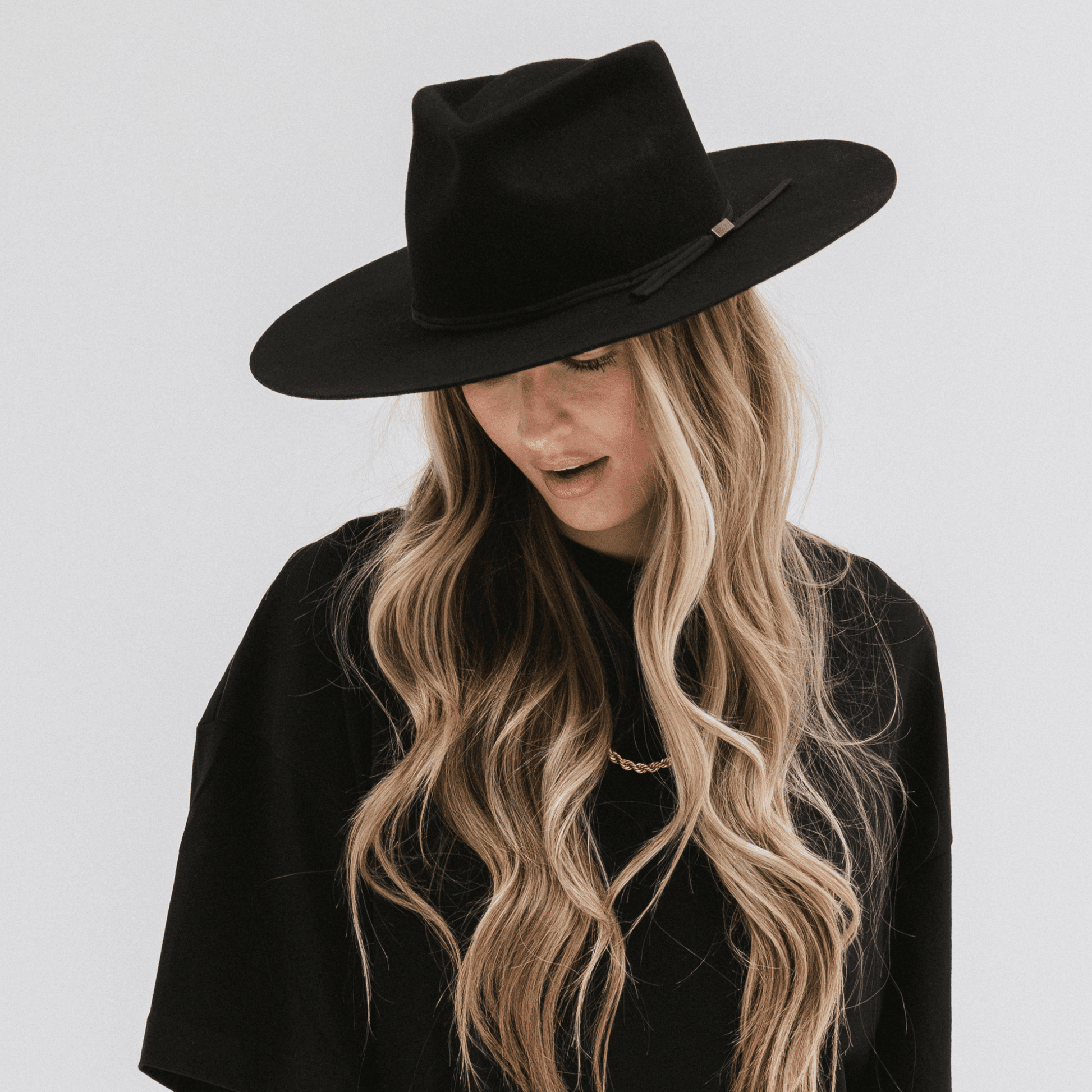Emery Teardrop Fedora - SAUVAGE ZSA™